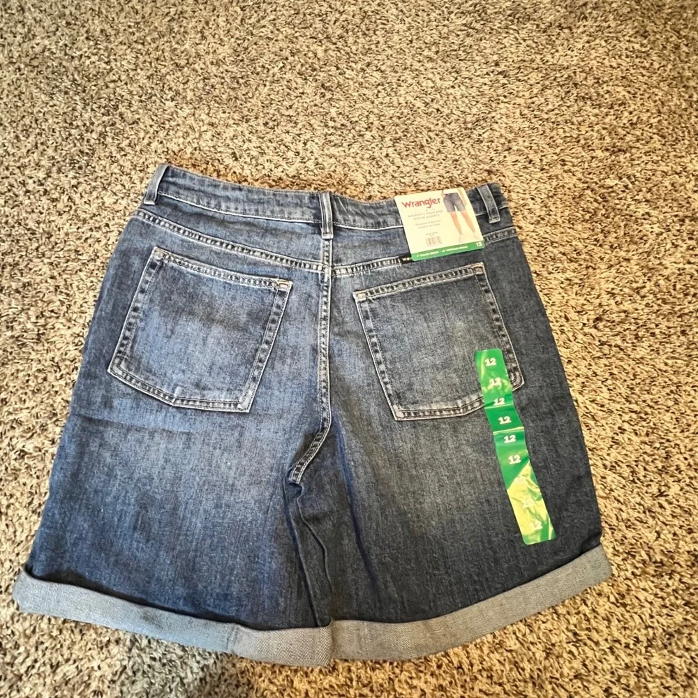 Wrangler‎ Womens High Rise Denim Shorts Blue Stretch Size 12/31 NWT 1960923